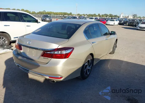 2017 Honda Accord Lx z USA, uszkodzony, nr VIN 1HGCR2F30HA139374